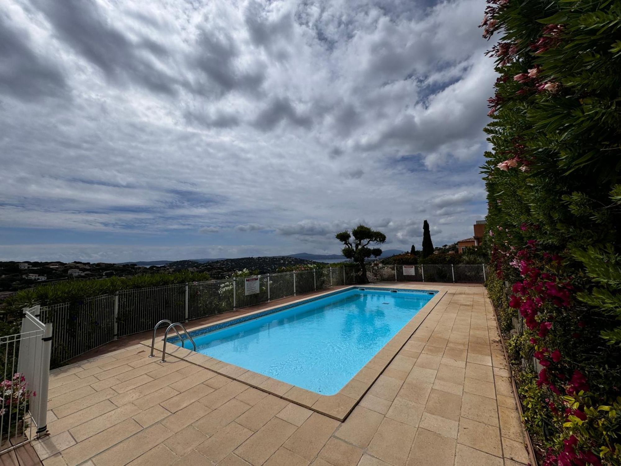 Les Cigales, Superbe Vue - Golfe De Sainte-Maxime Apartman Kültér fotó